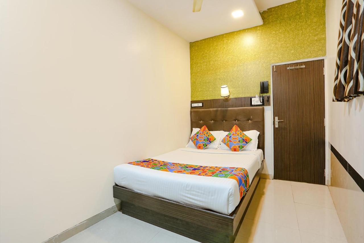 Hotel Aksa Powai Mumbai Exteriör bild