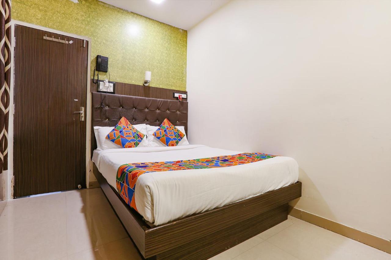 Hotel Aksa Powai Mumbai Exteriör bild