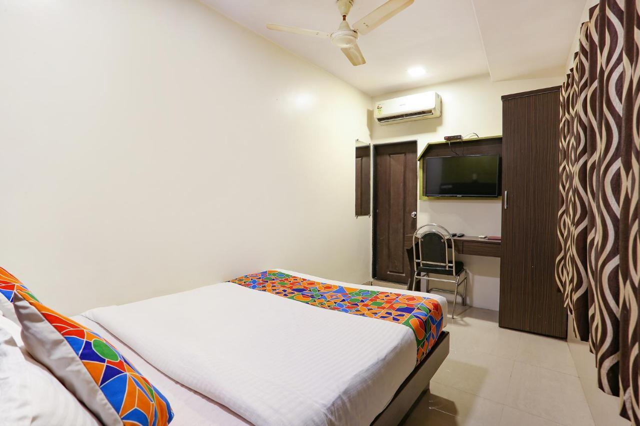 Hotel Aksa Powai Mumbai Exteriör bild