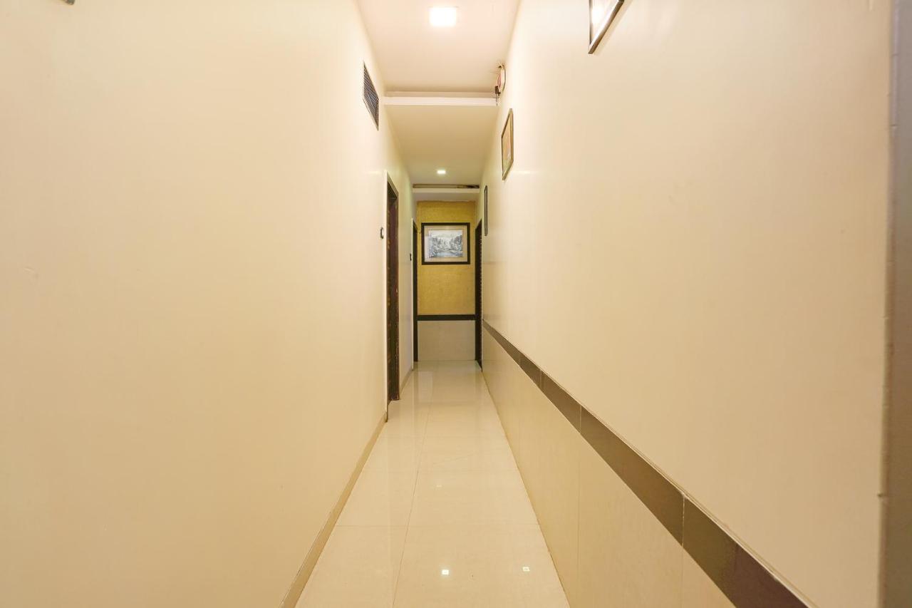 Hotel Aksa Powai Mumbai Exteriör bild