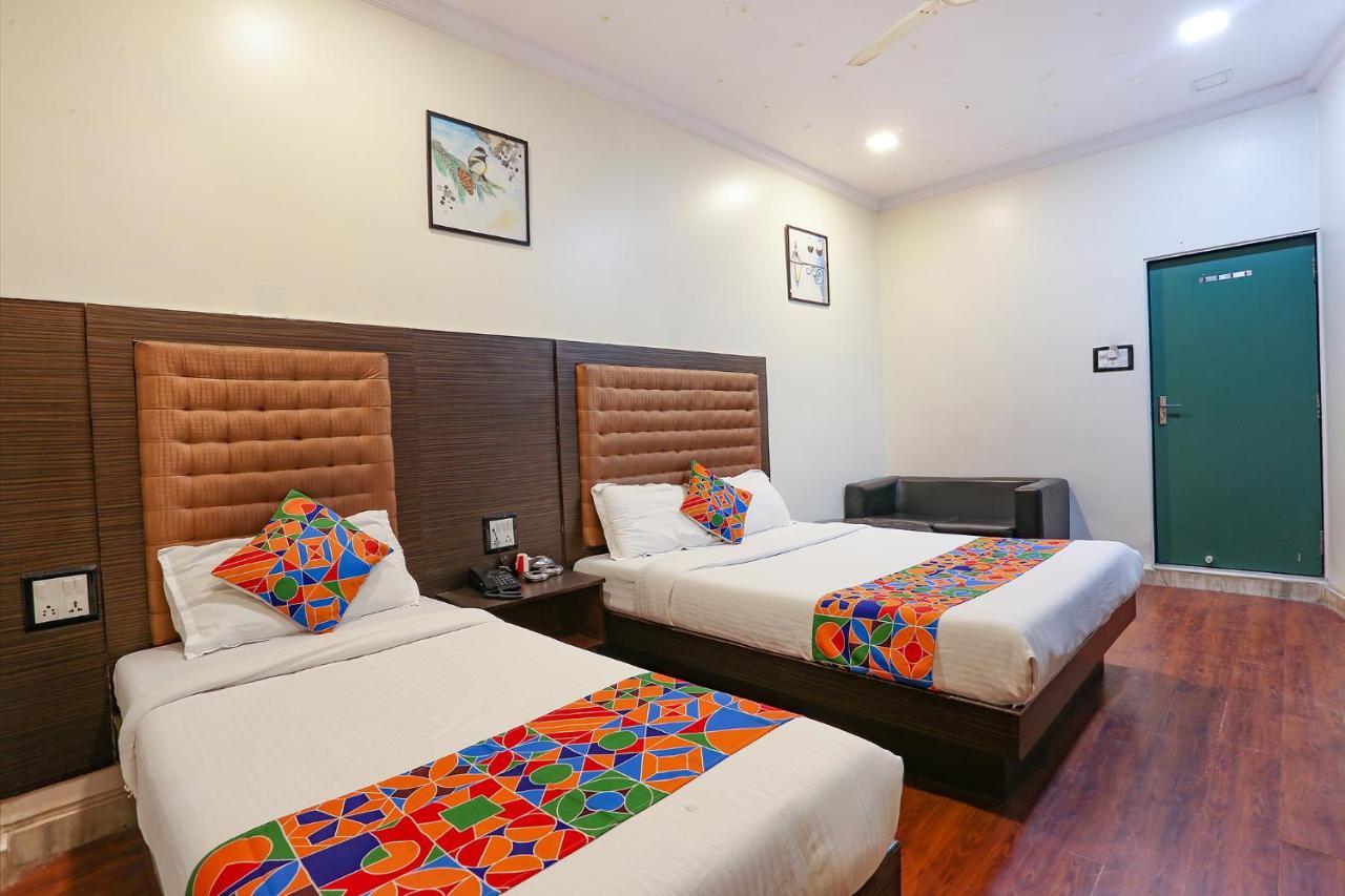 Hotel Aksa Powai Mumbai Exteriör bild