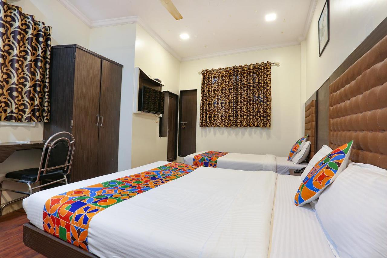 Hotel Aksa Powai Mumbai Exteriör bild